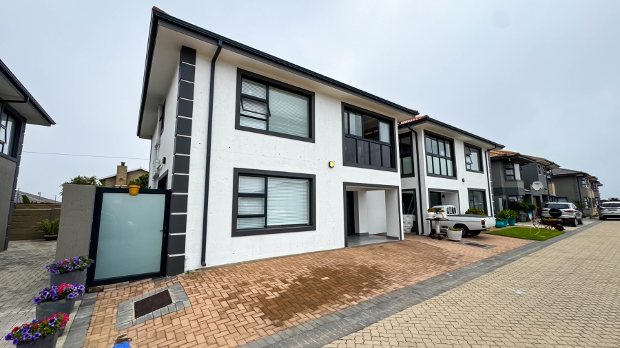 2 Bedroom Property for Sale in Dana Bay Western Cape